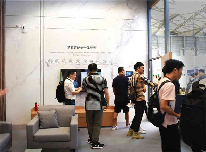 中盛新能源參展德國新慕尼黑展覽中心展覽設(shè)計(jì)展臺搭建2